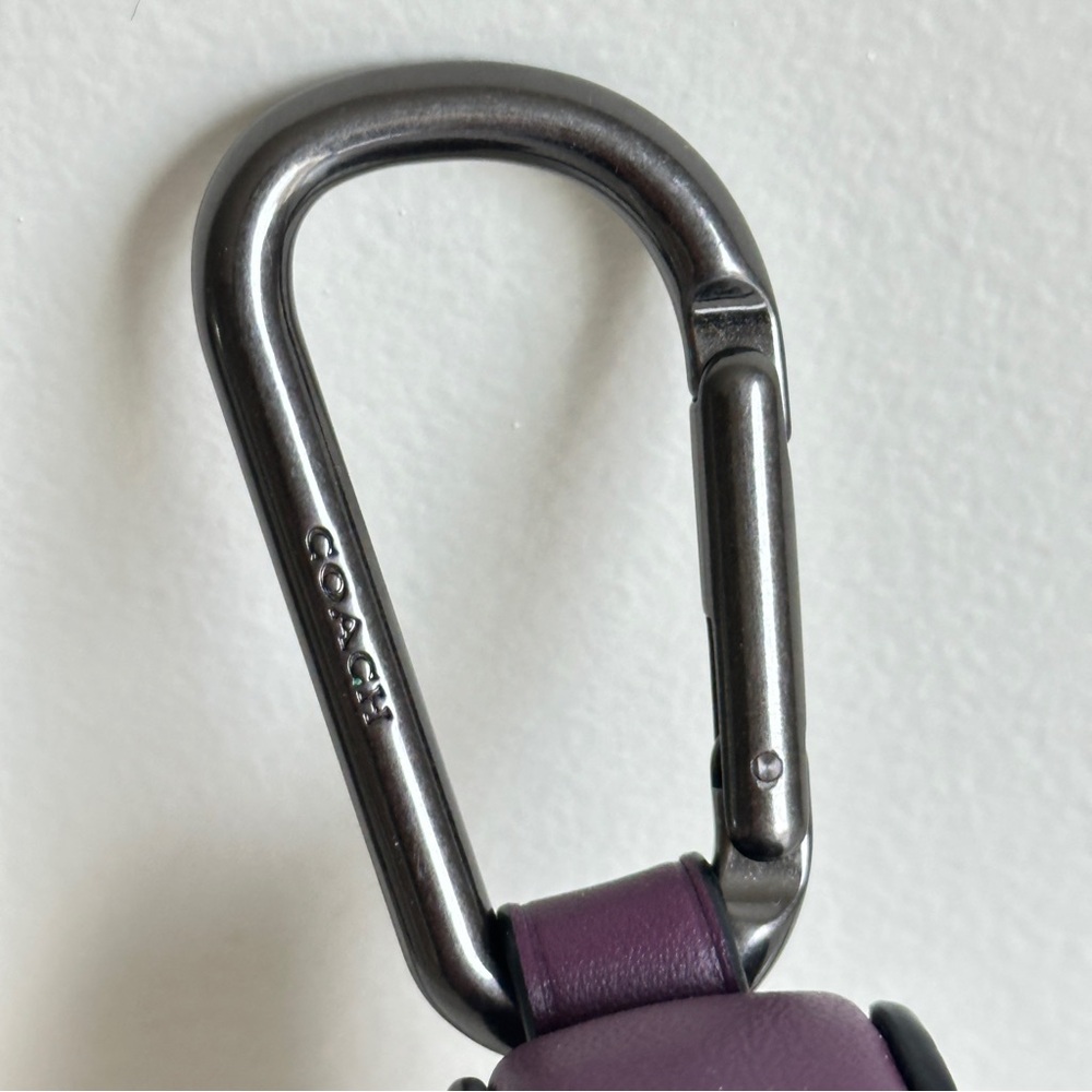 Coach Triangle Zip Pouch Leather Dark Grape Carabiner C5647 - Picture 9 of 17